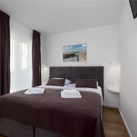 A&a1 A&a2 * Porec